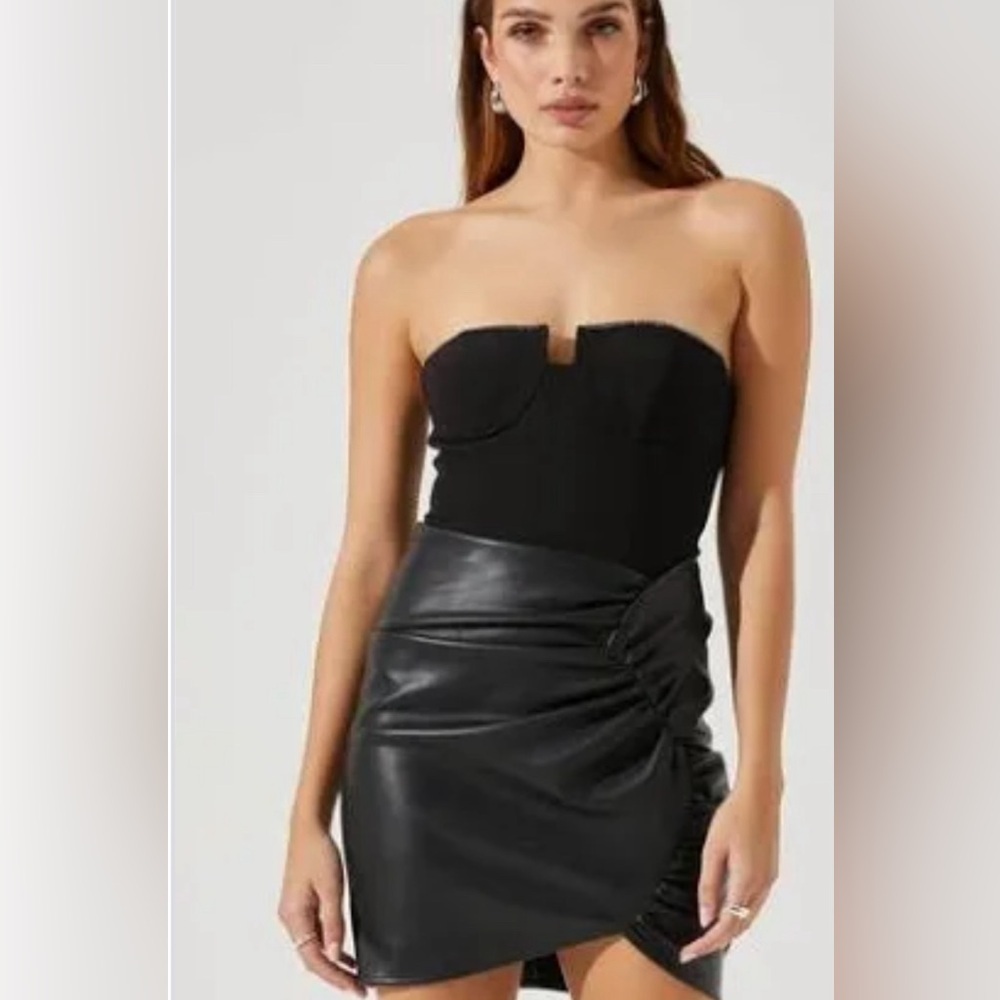 Anthropologie ASTR Bustier Bodysuit Black Rhinestone Strapless Corset Top Sz M